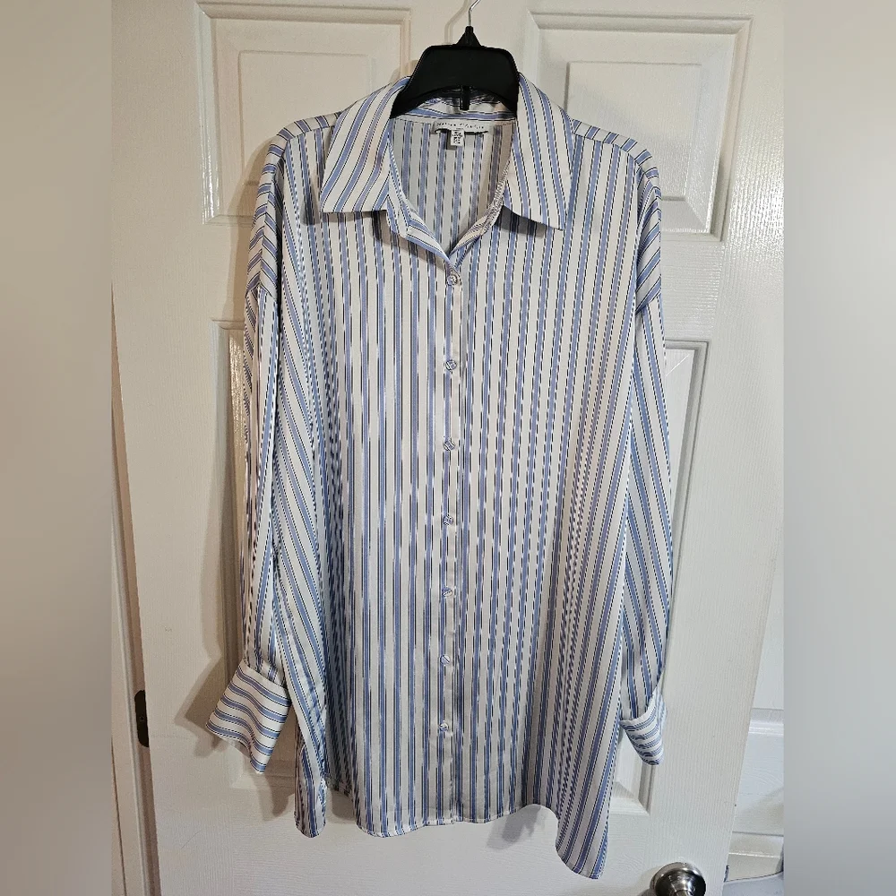 Maison d’Amélie Paris Womens M Blue White Stripe Button Shirt Stretch Work Top - Picture 2 of 7